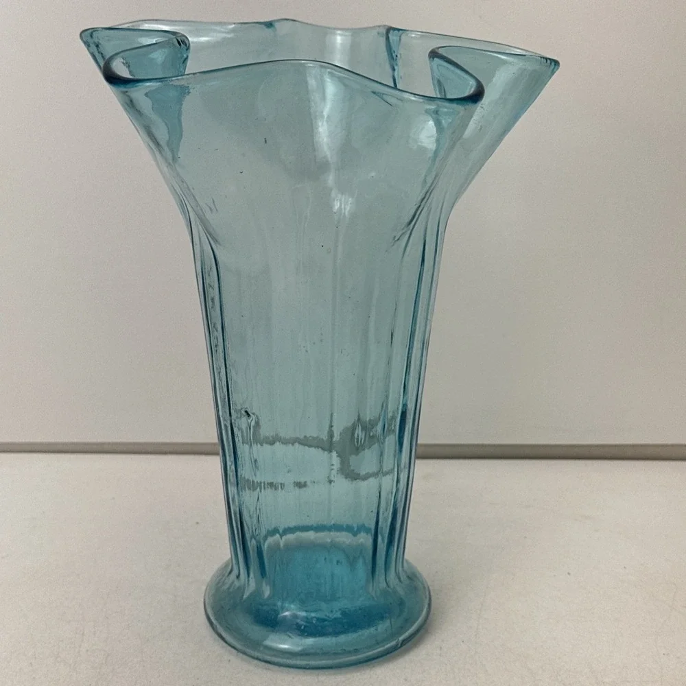 Vintage Glass Crimped Star Shaped Top Vase Turquoise 9